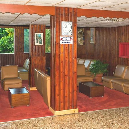Marion Hotel Polis Bagian luar foto