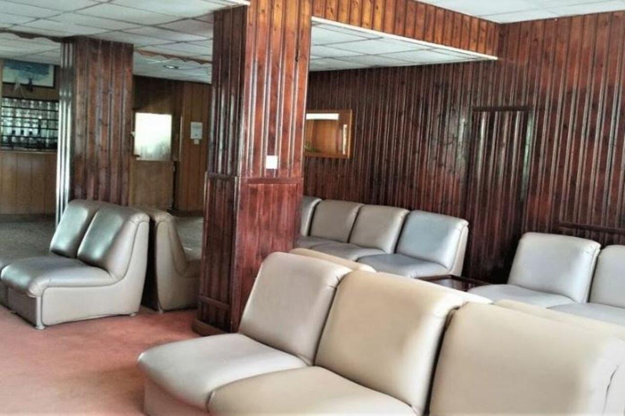 Marion Hotel Polis Bagian luar foto