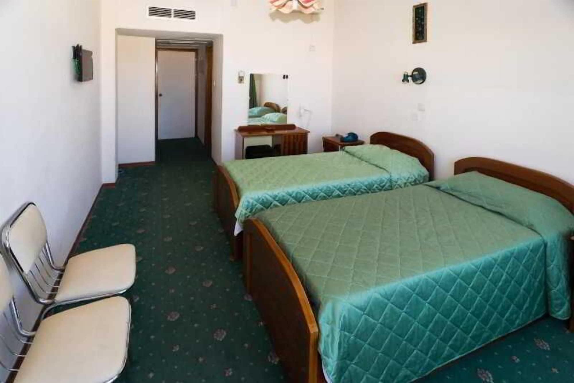 Marion Hotel Polis Bagian luar foto