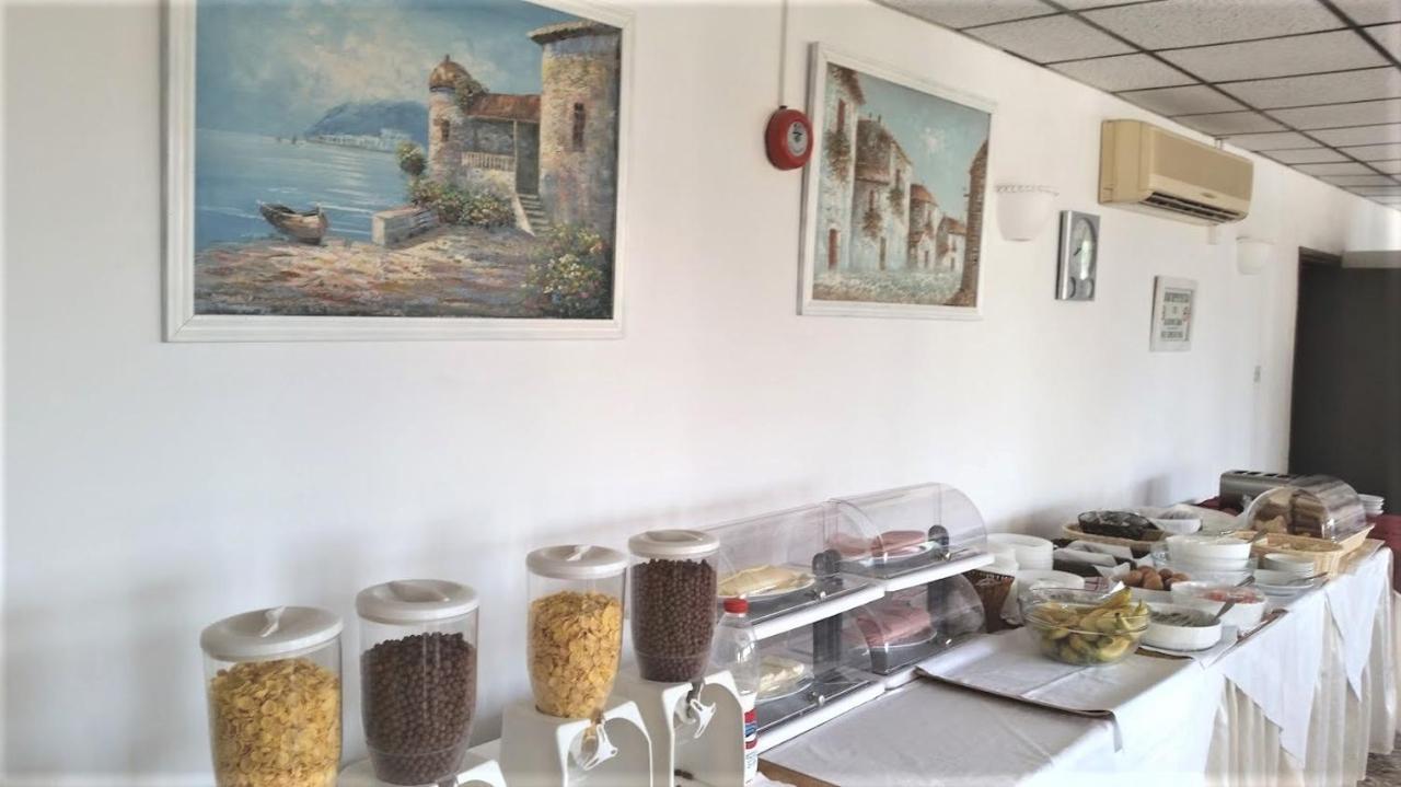 Marion Hotel Polis Bagian luar foto