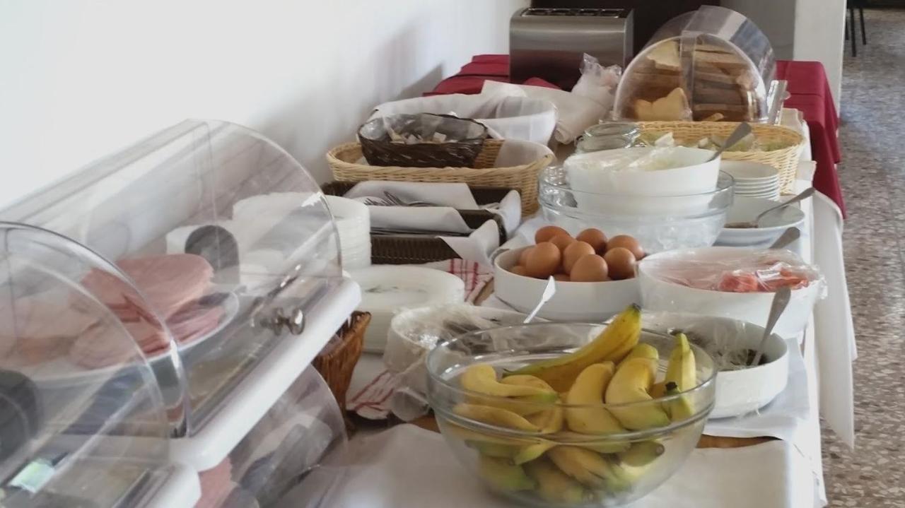 Marion Hotel Polis Bagian luar foto
